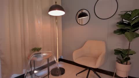 Lia online show from 12, 2, 2025