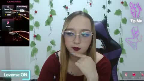 Lia Roberts online show from 8, 4, 2026