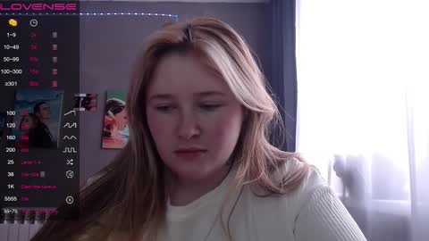 light_lunaa online show from 9, 11, 2025