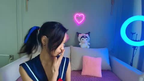 Lihn Pham online show from 3, 12, 2025