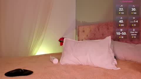 Lia Sweet online show from 6, 3, 2025