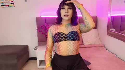 Liiaa Sweett  online show from 13, 5, 2026
