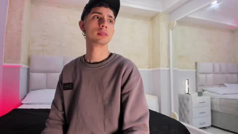 L I I A M online show from 4, 2, 2025