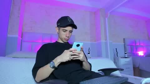 L I I A M online show from 3, 3, 2025