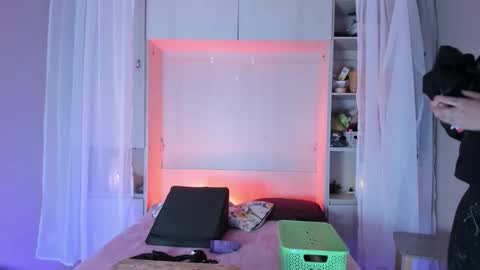         online show from 27, 3, 2026