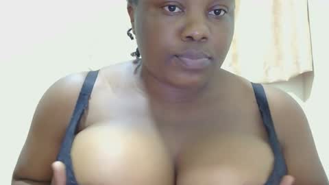 Snapshot of liilcutiee chatting on 7, 5, 2026 Lily online show from 7, 5, 2026