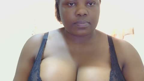 Snapshot of liilcutiee chatting on 17, 5, 2026 Lily online show from 17, 5, 2026
