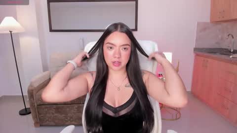 Snapshot of liilylux chatting on 5, 10, 2025 liilylux online show from 5, 10, 2025