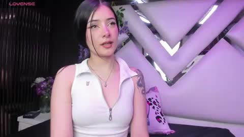 Snapshot of liinzy_rouse chatting on 3, 8, 2026 Brittany online show from 3, 8, 2026