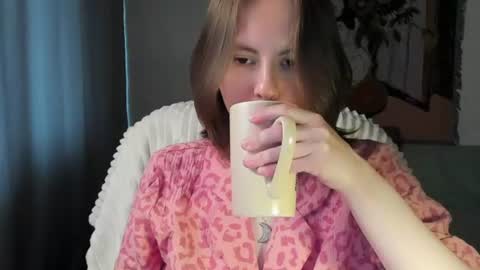 Snapshot of likamil0ika chatting on 7, 7, 2026 likamil0ika online show from 7, 7, 2026