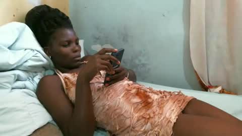 Snapshot of lil_donna chatting on 12, 1, 2025 lil_donna online show from 12, 1, 2025