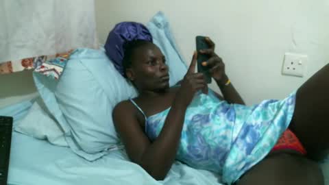 Snapshot of lil_donna chatting on 8, 2, 2025 lil_donna online show from 8, 2, 2025