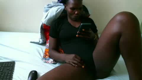 Snapshot of lil_donna chatting on 16, 2, 2025 lil_donna online show from 16, 2, 2025
