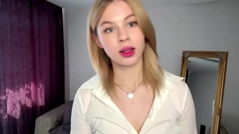 Snapshot of lil_elisa chatting on 17, 9, 2025 Elisa  online show from 17, 9, 2025