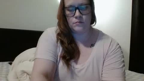 lil_nelli8 online show from 12, 12, 2024
