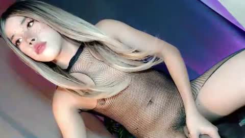 lil_trixxy online show from 12, 7, 2026