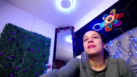   online show from 22, 1, 2025