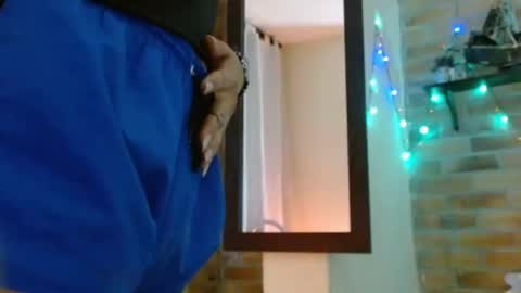 Snapshot of lilaa21 chatting on 1, 12, 2024 -Sunday-start 1730-1830 GMT online show from 1, 12, 2024