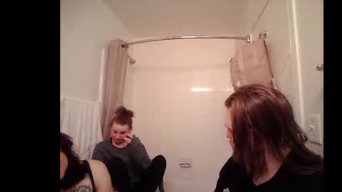 lilbratty_clouds_ogpuffdragon online show from 4, 2, 2026