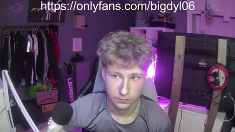 Snapshot of lildyl06 chatting on 12, 1, 2026 lildyl06 online show from 12, 1, 2026