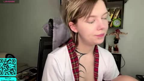 Snapshot of liliandaniels chatting on 5, 6, 2026 Lilian online show from 5, 6, 2026