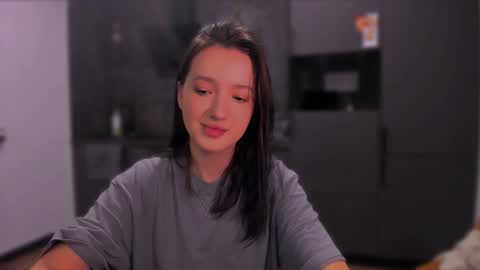 Snapshot of lililaluna chatting on 12, 12, 2024             ...  online show from 12, 12, 2024