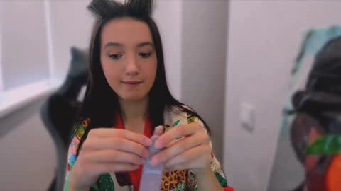 Snapshot of lililaluna chatting on 14, 1, 2025             ...  online show from 14, 1, 2025