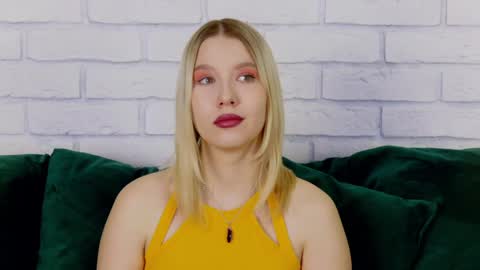 LiliLinn online show from 21, 1, 2025