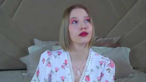 LiliLinn online show from 17, 2, 2025