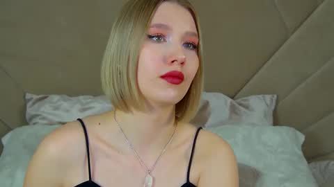 LiliLinn online show from 25, 2, 2025