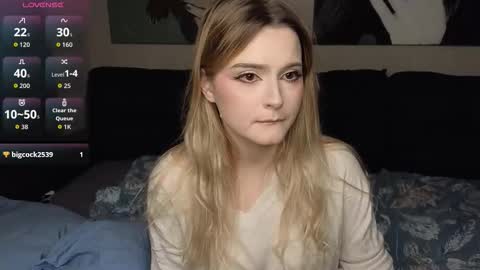 Snapshot of lilit__harwell chatting on 15, 11, 2025 Luna online show from 15, 11, 2025