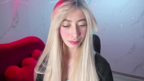 lilith cooper20 online show from 4, 11, 2025