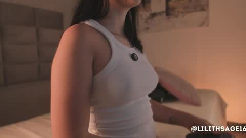 lilith_sage_ online show from 6, 4, 2026