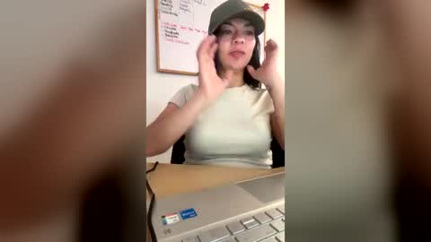 Snapshot of lilith_vanellope chatting on 24, 7, 2026 lilith online show from 24, 7, 2026