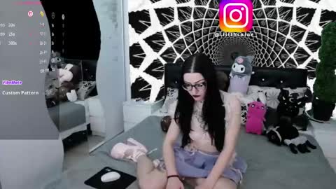 Lilith Caine online show from 19, 4, 2026