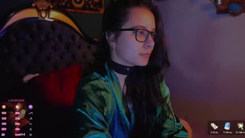 Snapshot of lilithmystic01 chatting on 19, 10, 2025 lilithmystic01 online show from 19, 10, 2025