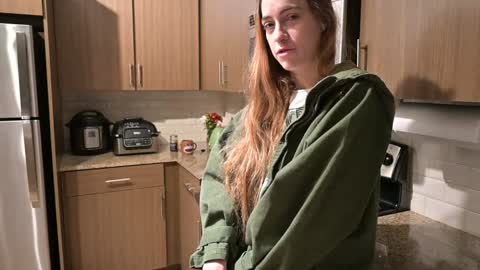 L online show from 25, 12, 2024