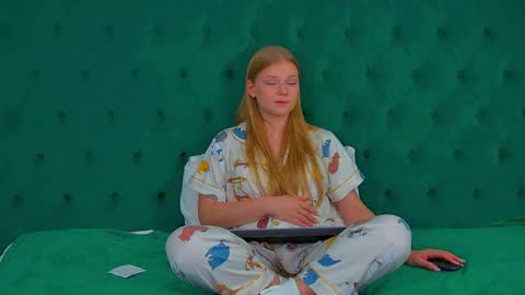 Snapshot of lilitrosen chatting on 15, 9, 2025 lilitrosen online show from 15, 9, 2025