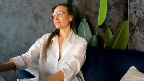 lillian_white1 online show from 20, 10, 2025