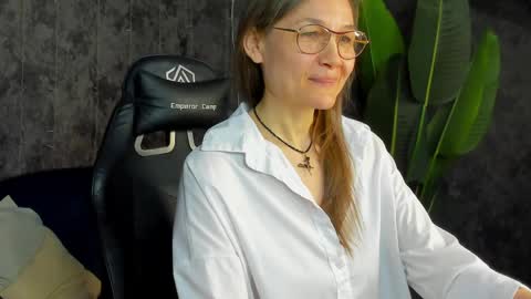 Snapshot of lillian_white1 chatting on 2, 5, 2026 lillian_white1 online show from 2, 5, 2026