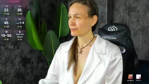 Snapshot of lillian_white1 chatting on 8, 6, 2026 lillian_white1 online show from 8, 6, 2026