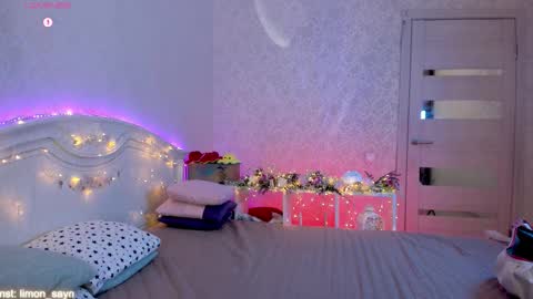 LilliMoore online show from 2, 10, 2025