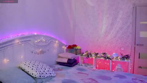 LilliMoore online show from 8, 11, 2025