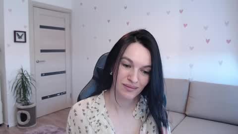 Snapshot of lilliyves chatting on 10, 4, 2026 lilliyves online show from 10, 4, 2026