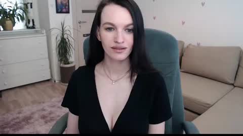 lilliyves online show from 5, 7, 2026
