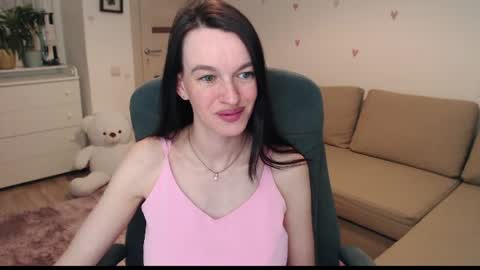 lilliyves online show from 18, 7, 2026