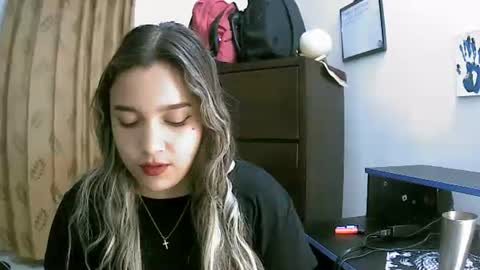 Snapshot of lilly_ocean22 chatting on 14, 4, 2026 Sey - Lilly online show from 14, 4, 2026