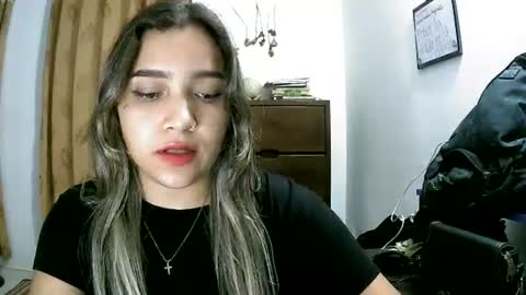 Snapshot of lilly_ocean22 chatting on 25, 6, 2026 Sey - Lilly online show from 25, 6, 2026