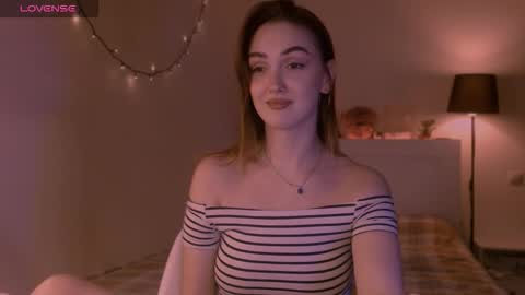 LillyFarey online show from 8, 10, 2025