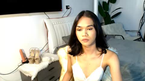 lillyholland online show from 20, 2, 2025